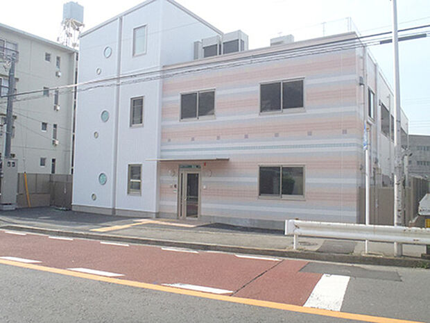 アイン金沢文庫保育園まで649m、「モンテッソーリ教育」「自由保育」「共育」をコンセプトに誕生いたしました。