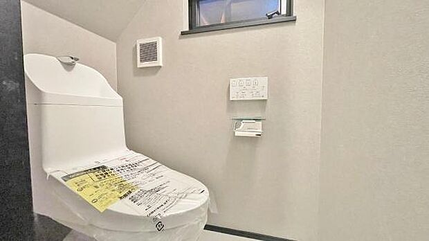 《トイレ》 ■トイレは明るい空間で清潔感があります。