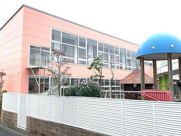 横浜さがみ幼稚園まで987m、自信ある子に育てようがモットーの幼稚園