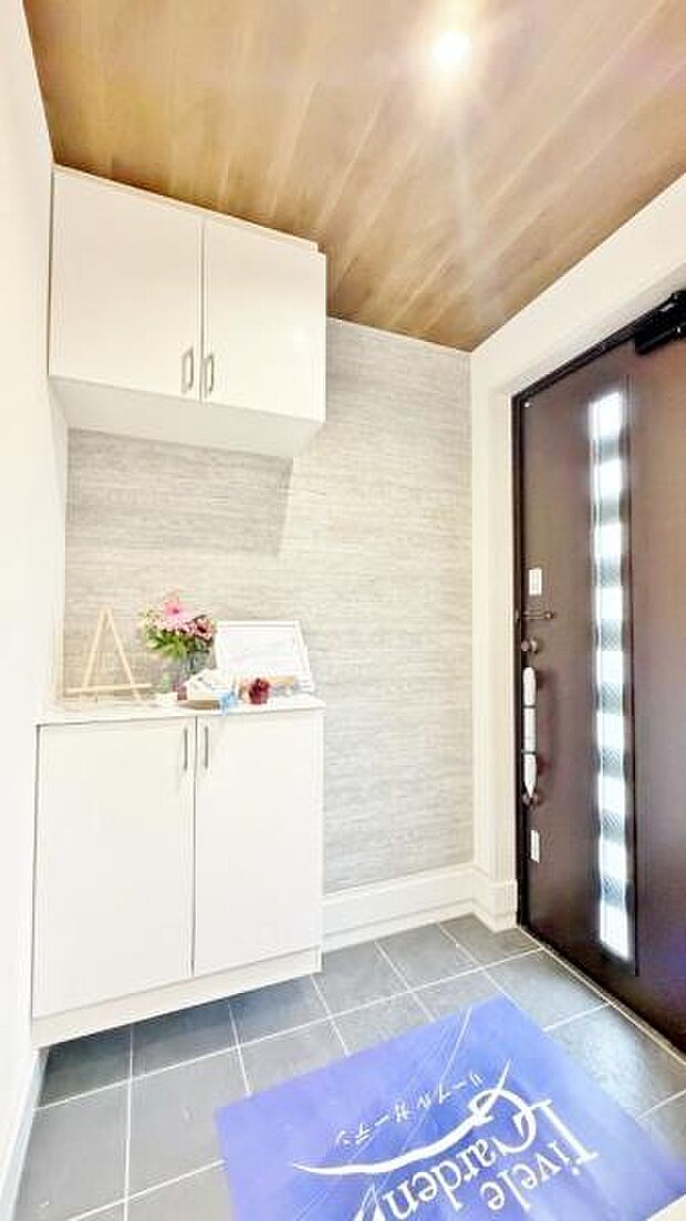 《玄関》　■我が家の顔である玄関。帰るのが楽しみになりますね。