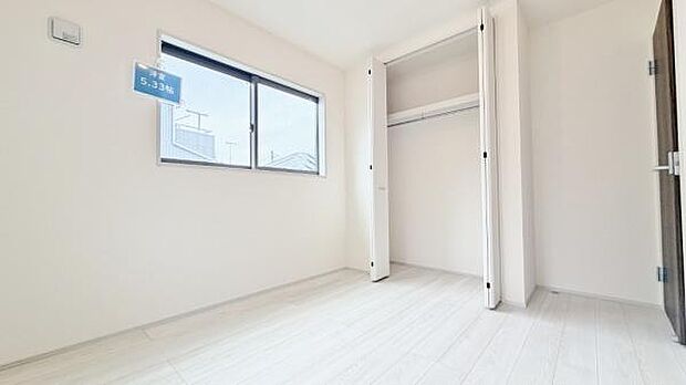 《洋室》　■明るくスタイリッシュな空間になっています。