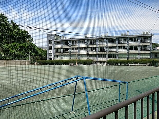 逗子市立 沼間小学校まで406m