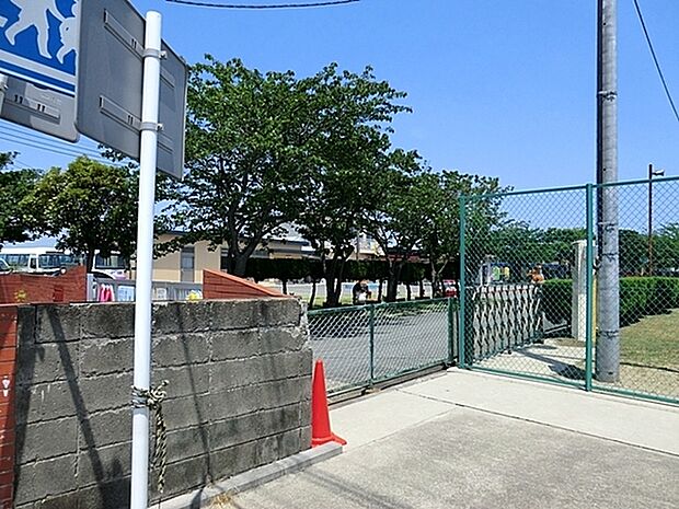 岩戸幼稚園まで1657m