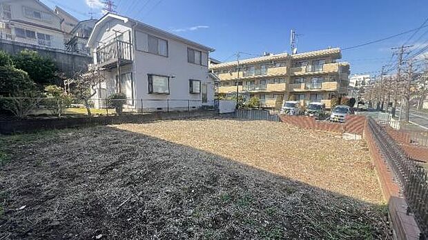 《現地》　■さわやかな風が渡りたっぷり陽光がふりそそぐ立地。