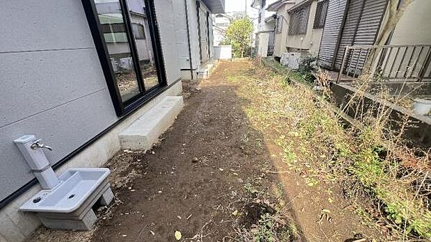 《庭》　■小さくてもお庭があるのは嬉しいですね。