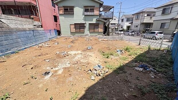 《現地》 ■安心して暮らせそうな住環境です。