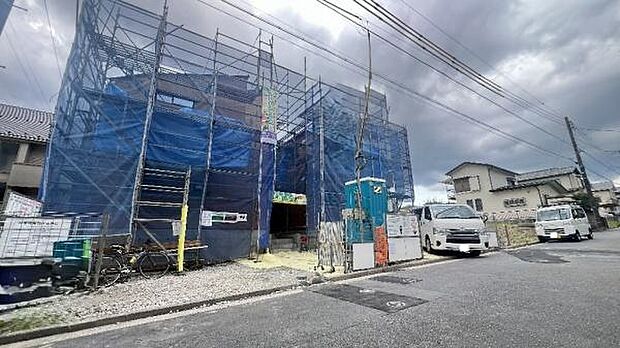 《前面道路》 ■「空」×「光」×「風」。開放感を具現化したような現地は、まさに「永住の地」としての選択肢です。