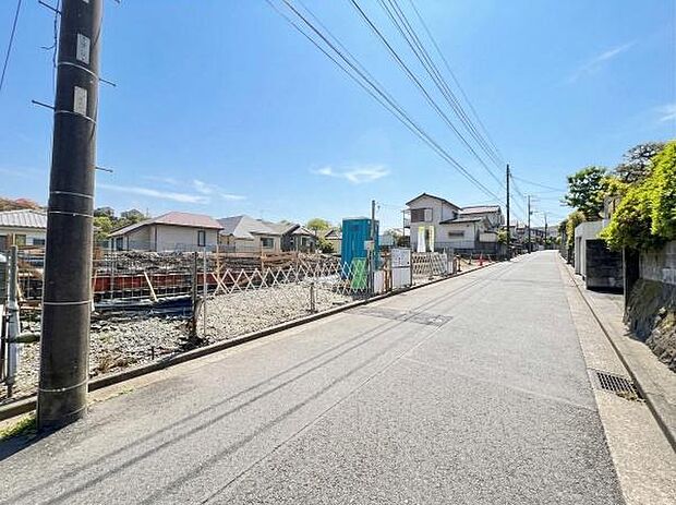 《前面道路》　■落ち着いた住環境です。