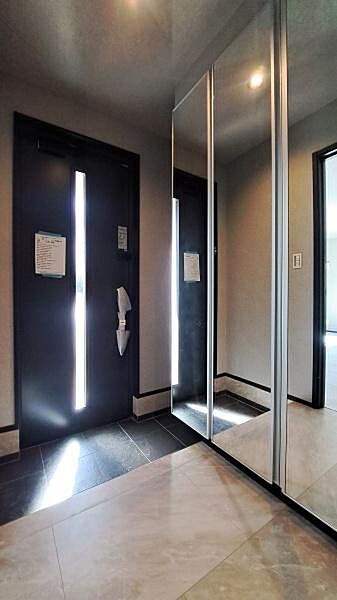 《玄関》　■我が家の顔である玄関。帰るのが楽しみになりますね。