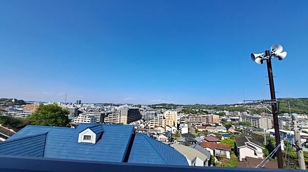《眺望》さわやかな風が渡りたっぷり陽光がふりそそぎます。