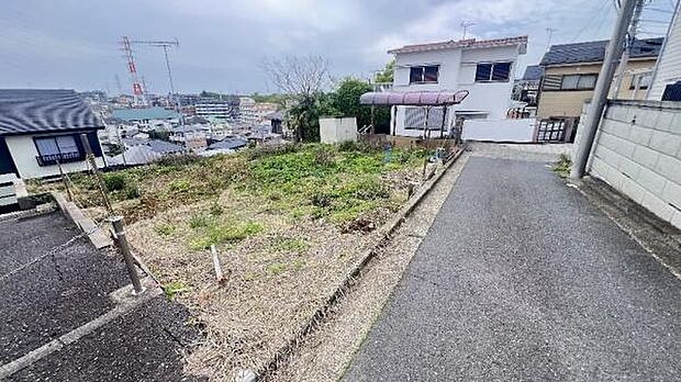 《前面道路》　■落ち着いた住環境です。
