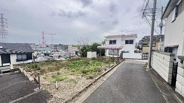《現地》　青い空と白い雲、気分が晴れる場所がここにあります。