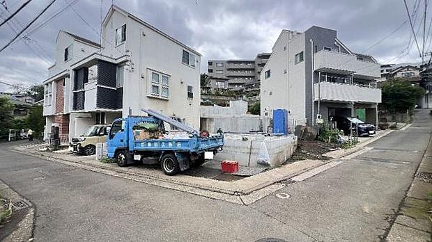 《現地》 さわやかな風が渡りたっぷり陽光がふりそそぐ立地。