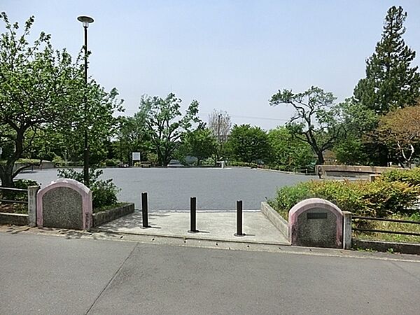 いぶき野第一公園まで791m、最寄り駅は田奈駅    防災訓練やどんと焼きなどのイベントを行う場所