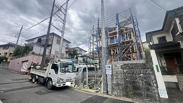 《現地》 さわやかな風が渡りたっぷり陽光がふりそそぐ立地。
