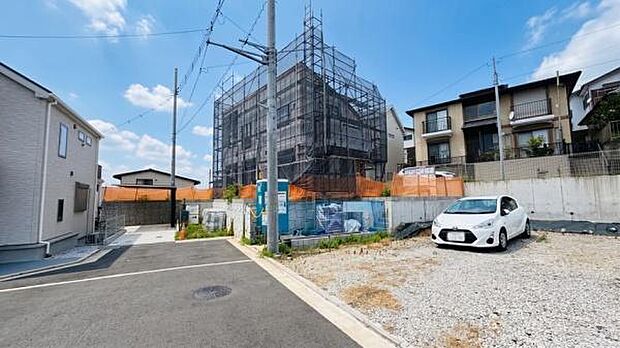 《前面道路》 ■落ち着いた住環境です。