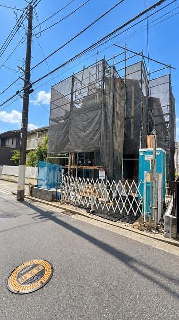 《現地》　青い空と白い雲、気分が晴れる場所がここにあります。