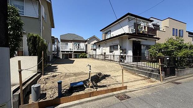 《現地》 安心して暮らせそうな住環境です。