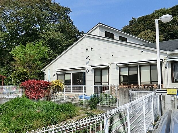 エミールの森ひよこ保育園まで686m、開園時間 平日7時から20時 土曜日8時30分から16時30分 休園日 日曜、祝祭日 2ヶ月から就学前 給食有
