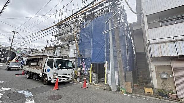 《前面道路》 ■落ち着いた住環境です。