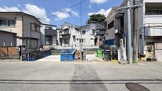 《前面道路》 ■落ち着いた住環境です。