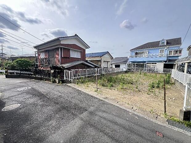 《現地》　さわやかな風が渡りたっぷり陽光がふりそそぐ立地。