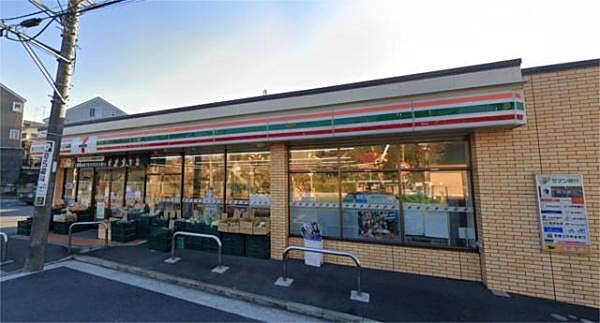 セブンイレブン横浜菊名3丁目店まで649m