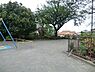 周辺：井戸ノ久保公園まで322m、遊具はブランコがあります。大久保の坂をずっと登った山の頂上付近にあり見晴らしがよく天気がいい日は気持ちいいです。