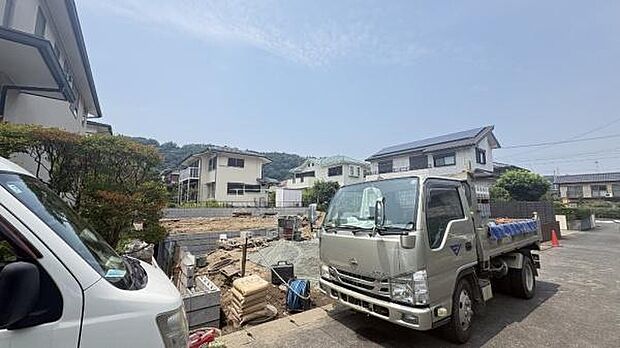 《現地》 さわやかな風が渡りたっぷり陽光がふりそそぐ立地。