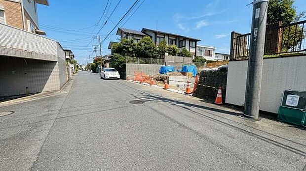 《前面道路》 ■「空」×「光」×「風」。開放感を具現化したような現地は、まさに「永住の地」としての選択肢です。