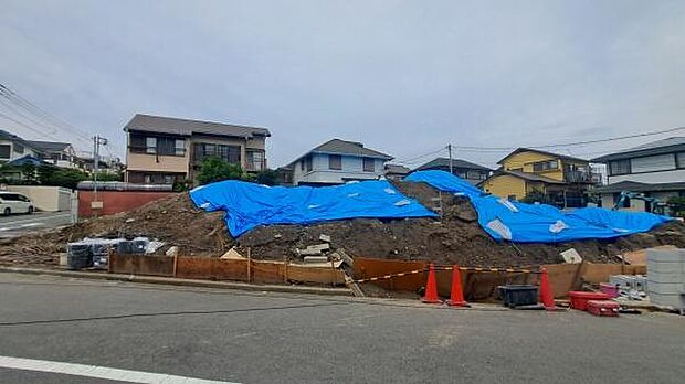 《現地》 安心して暮らせそうな住環境です。