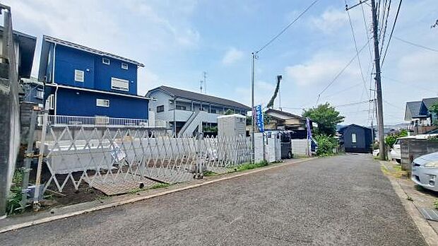 《外観》　■一戸建ての多いエリア、静かで落ち着いた雰囲気。シンプルで美しいフォルム空気までクリーンになるような佇まい。心地よいライフスタイルが実現できるそんな予感。
