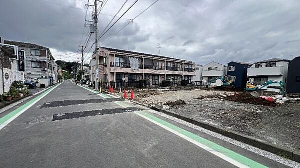 《現地》　安心して暮らせそうな住環境です。