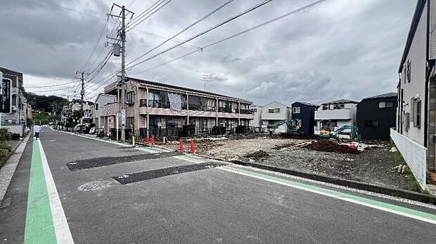 《外観》　■家族みんなが落ち着ける場所。明るい空間で心も暖か、朝から爽やかな気分。寝る時も包みこまれるようにふんわりと。家にいることが心と体に優しい暖かな暮らし。