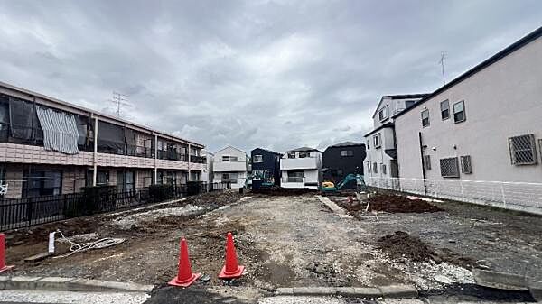 《外観》　■豊かな光が照らすこの場所は、たわいもない会話を楽しみ、ゆったりとした時間を過ごす場所。家族の日常が刻まれる大切な空間です。