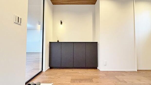 《玄関》　我が家の顔である玄関。帰るのが楽しみになりますね。