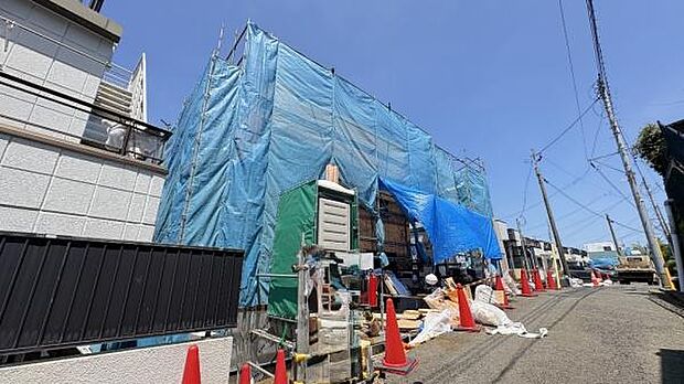 《前面道路》 ■「空」×「光」×「風」。開放感を具現化したような現地は、まさに「永住の地」としての選択肢です。