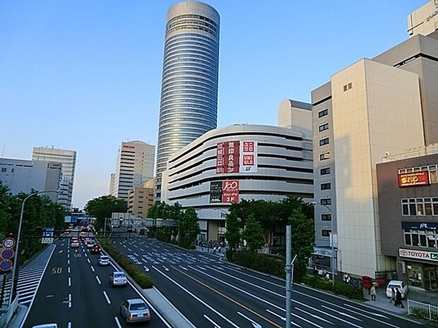 新横浜プリンスペペまで1258m、JR・横浜市営地下鉄新横浜駅より徒歩2分。メンズ・レディスファッション、雑貨、インテリア、レストラン、カフェ、スーパー有