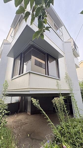 《現地》　青い空と白い雲、気分が晴れる場所がここにあります。