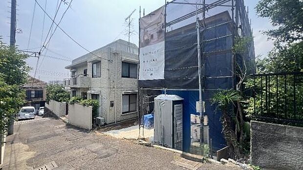 《前面道路》 ■「空」×「光」×「風」。開放感を具現化したような現地は、まさに「永住の地」としての選択肢です。