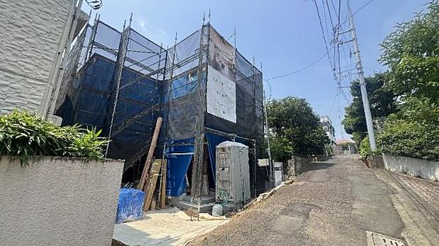 《外観》 ■豊かな光が照らすこの場所は、たわいもない会話を楽しみ、ゆったりとした時間を過ごす場所。家族の日常が刻まれる大切な空間です。