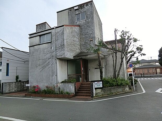 成瀬台クリニックまで401m、小児科 皮膚科 診療時間は月・水・金が9時から12時と15時から18時、土曜日は9時から12時。火・木・日・祝日は休診日