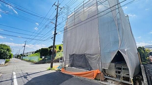 《現地》 青い空と白い雲、気分が晴れる場所がここにあります。