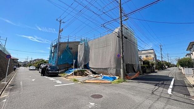 《前面道路》 ■落ち着いた住環境です。