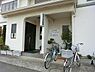 周辺：竹本小児科医院まで852m、小児科　休診　水・土午後、日祝　　キッズスペース、駐車場有