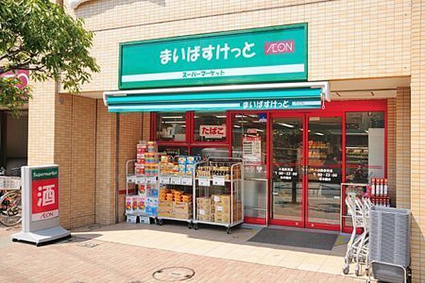 まいばすけっと小島新田店まで1136m、毎日の生活用品が、ギュッと詰まったスーパーマーケット。イオン系列の価格で、お買い物ができます。