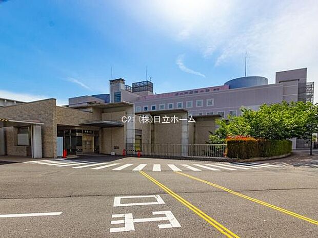 虎の門病院分院まで1318m、疾患の系統的な特殊治療・専門治療を行い、またリハビリテーションなどにより、患者の社会復帰の促進を図ることを目的に設置
