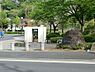 周辺：富岡西公園まで608m、住宅街の中の緑に囲まれた公園。お子様が走り回れる広場や遊具、野球場、テニスコートもあります。