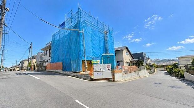 堂々とした佇まいからの余裕を感じさせる調和のとれたフォルムの外観♪緑が豊かでどこかゆとりを感じさせてくれる佇まいなので、毎日の通勤・通学からの帰宅を温かく迎えてくれます!