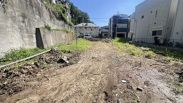 《外観》 豊かな光が照らすこの場所は、たわいもない会話を楽しみ、ゆったりとした時間を過ごす場所。家族の日常が刻まれる大切な空間です。